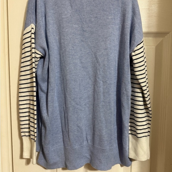 Vineyard Vines Sweater - Picture 7 of 8